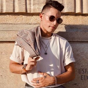 Meet your Posher, Joneil